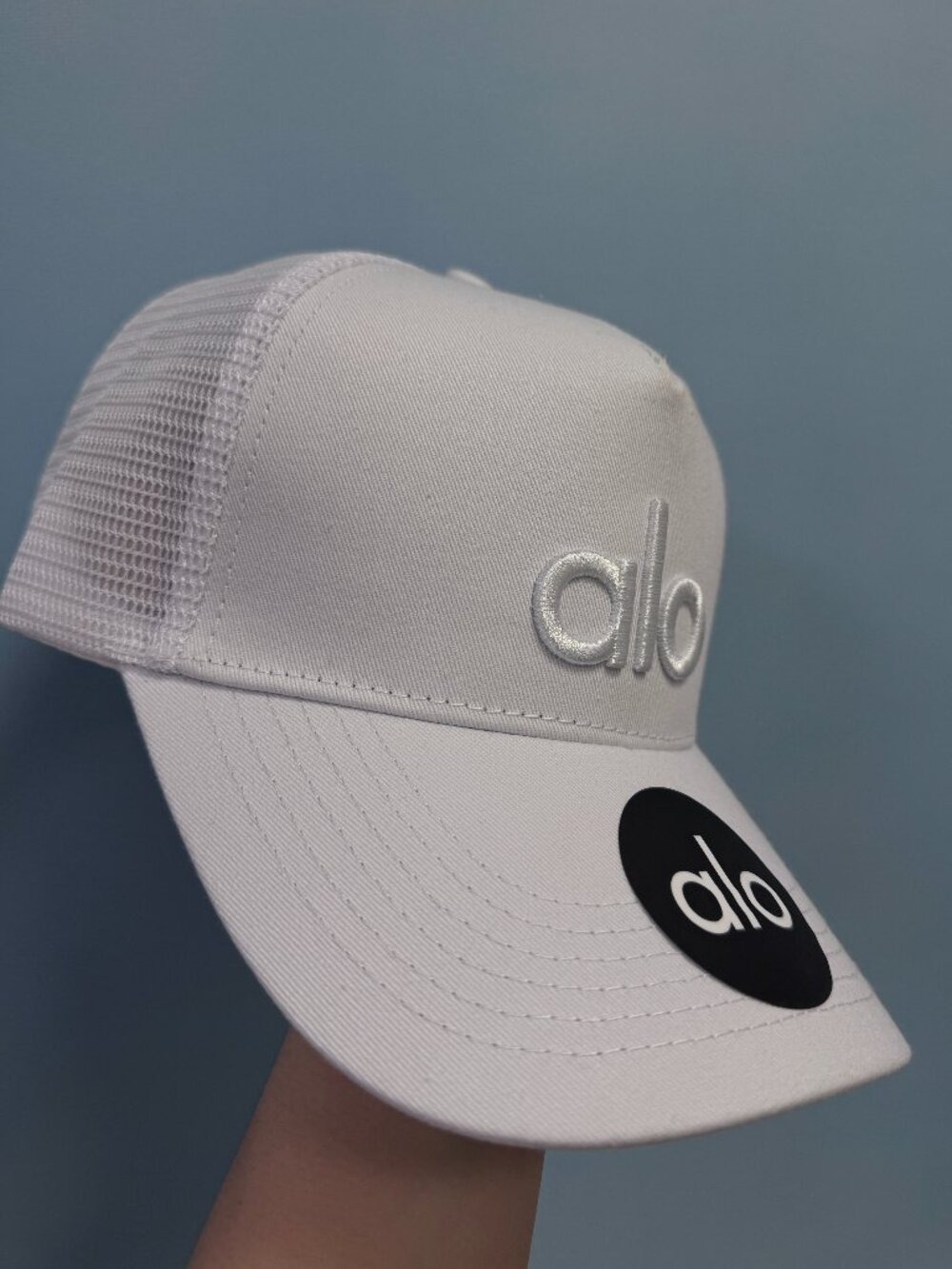 Alo Yoga District Trucker Hat White Embroidered Logo Cap NWT✨